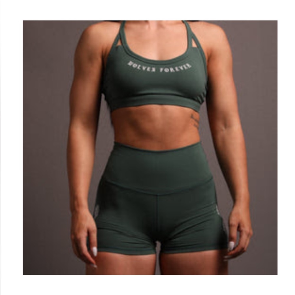 NWT Darc Sport Quad Pump Shorts in Emerald - Picture 1 of 3